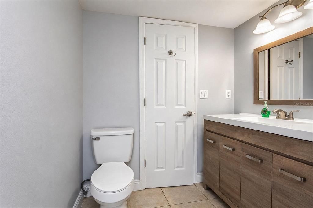 For Rent: $1,900 (3 beds, 2 baths, 1287 Square Feet)
