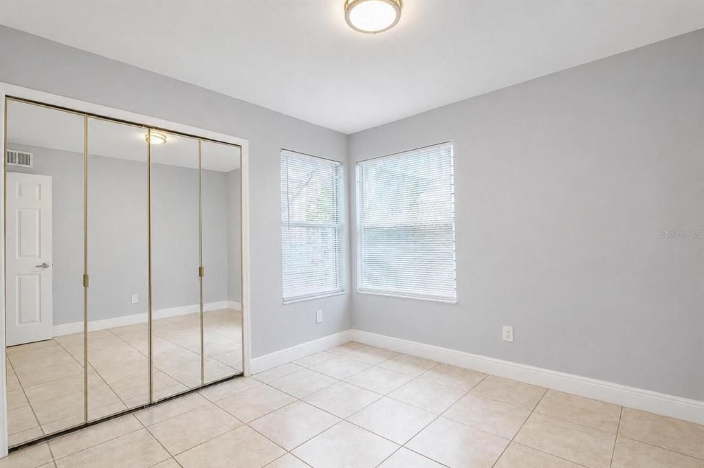 For Rent: $1,900 (3 beds, 2 baths, 1287 Square Feet)