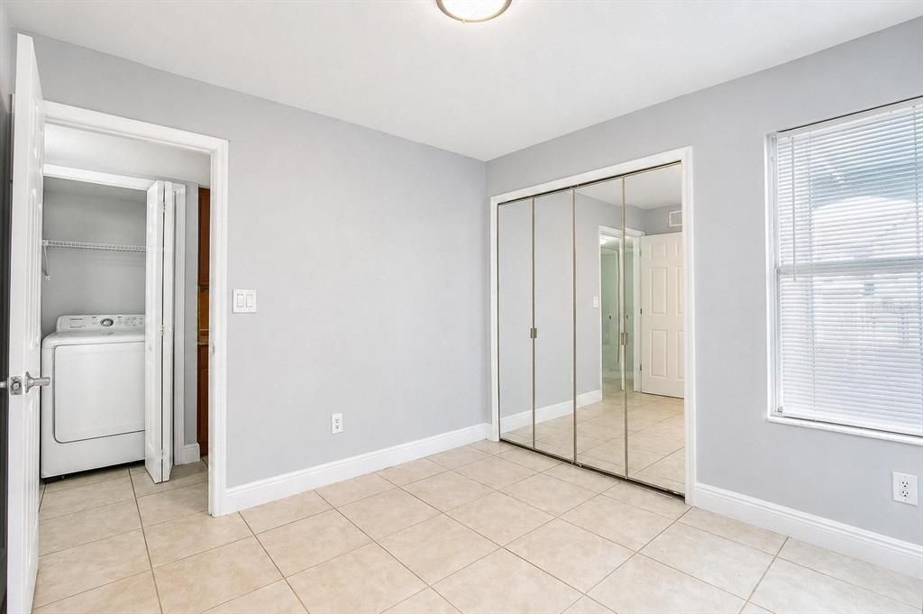 For Rent: $1,900 (3 beds, 2 baths, 1287 Square Feet)