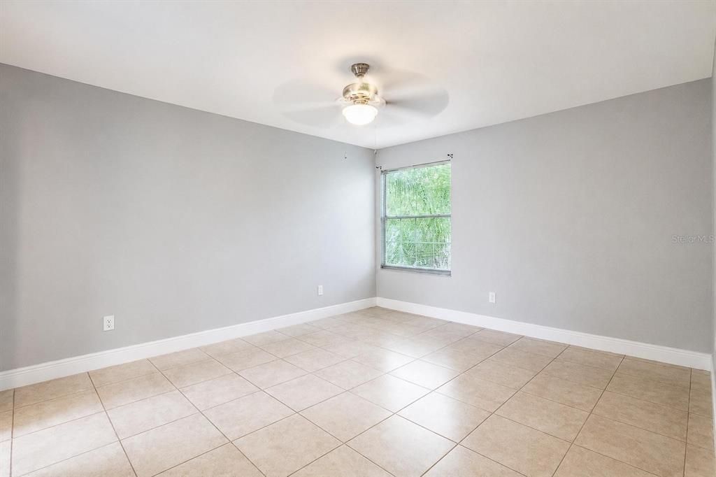 For Rent: $1,900 (3 beds, 2 baths, 1287 Square Feet)