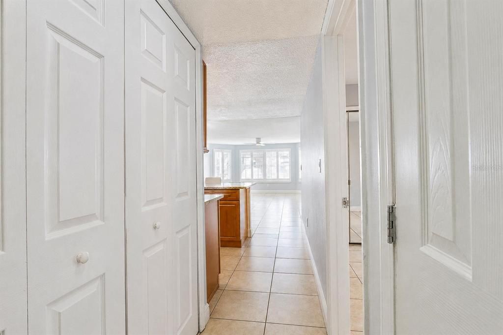 For Rent: $1,900 (3 beds, 2 baths, 1287 Square Feet)