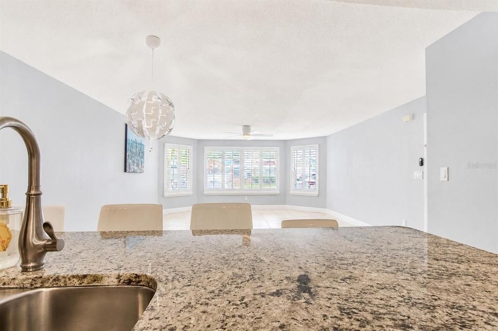 For Rent: $1,900 (3 beds, 2 baths, 1287 Square Feet)