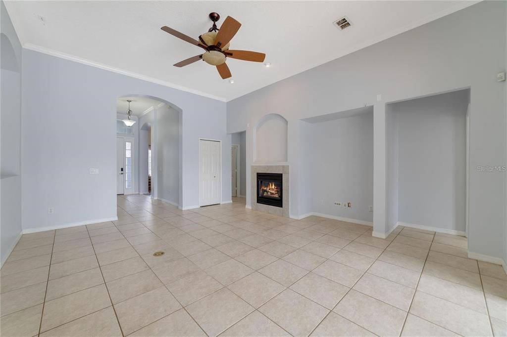 For Rent: $3,700 (4 beds, 4 baths, 2922 Square Feet)