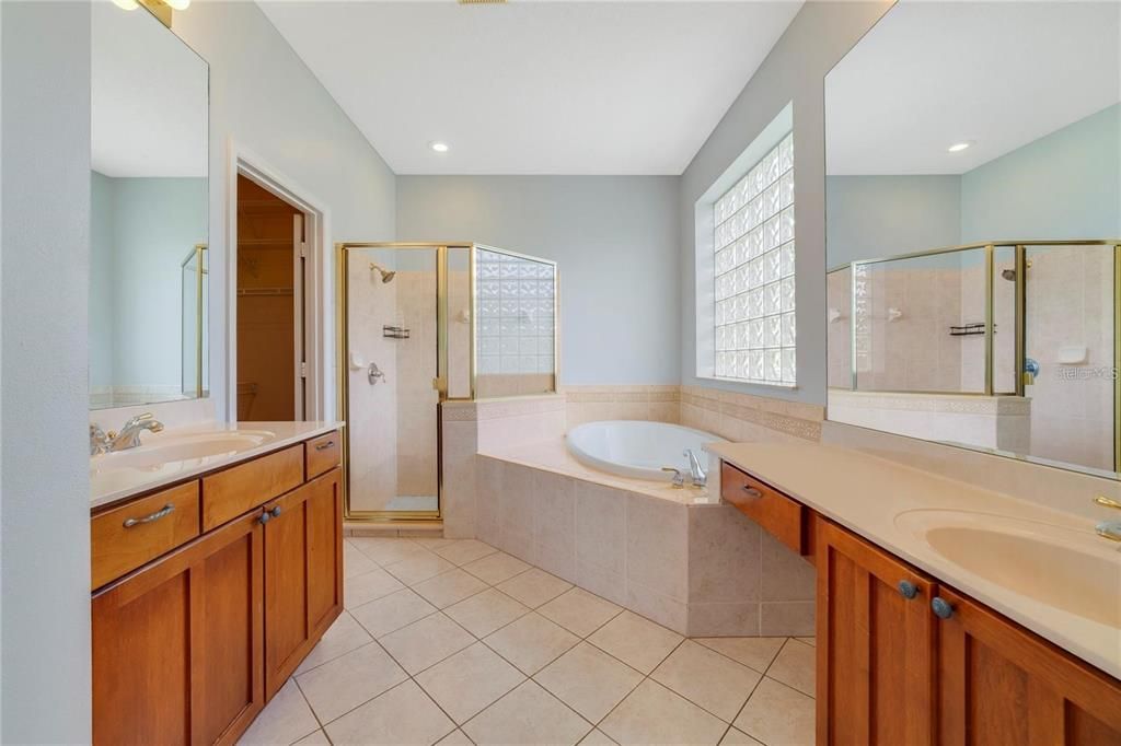 For Rent: $3,700 (4 beds, 4 baths, 2922 Square Feet)