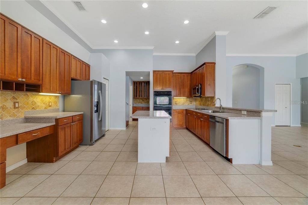For Rent: $3,700 (4 beds, 4 baths, 2922 Square Feet)