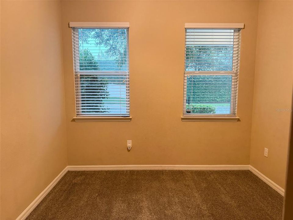 Под контрактом: $3,850 (5 спален, 3 ванн, 2983 Квадратных фут)