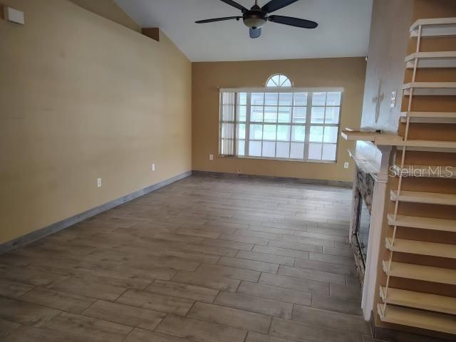 For Sale: $348,500 (3 beds, 2 baths, 1556 Square Feet)
