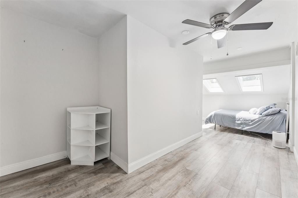 For Sale: $519,900 (4 beds, 2 baths, 2572 Square Feet)