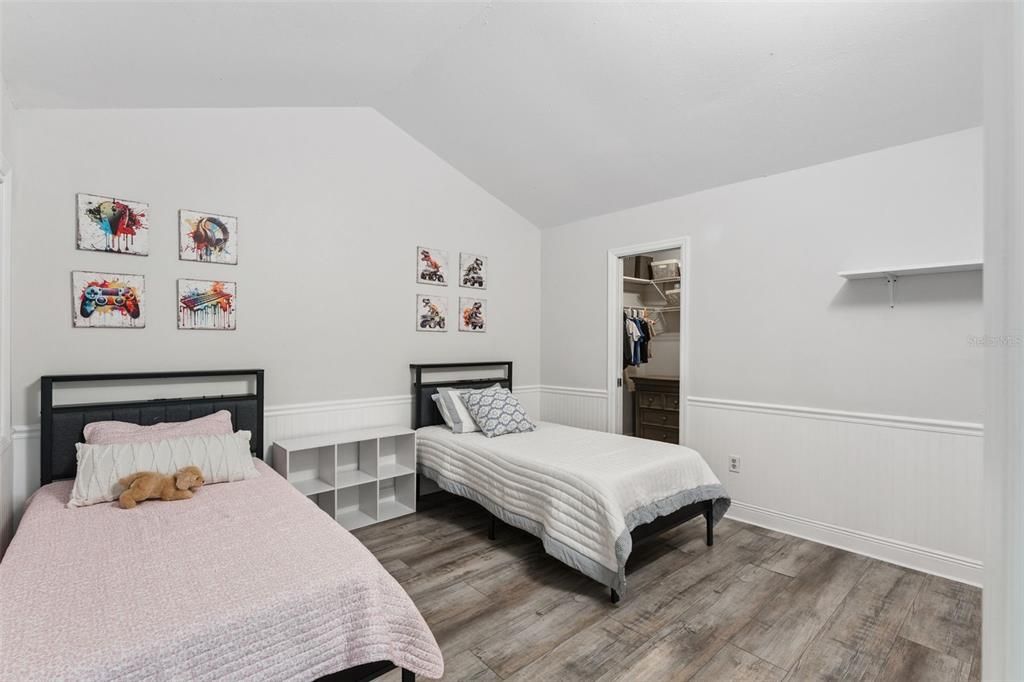 For Sale: $519,900 (4 beds, 2 baths, 2572 Square Feet)
