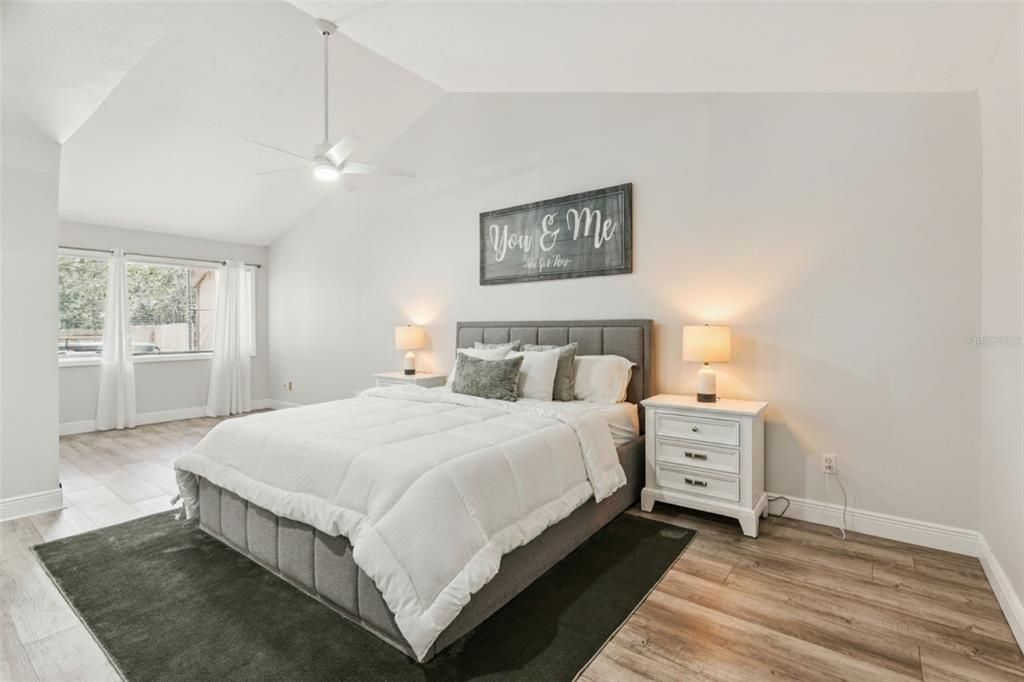 For Sale: $519,900 (4 beds, 2 baths, 2572 Square Feet)