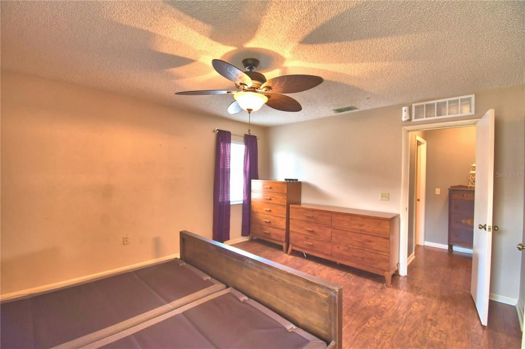 En Venta: $230,000 (2 camas, 2 baños, 1180 Pies cuadrados)