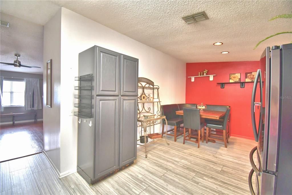 En Venta: $230,000 (2 camas, 2 baños, 1180 Pies cuadrados)