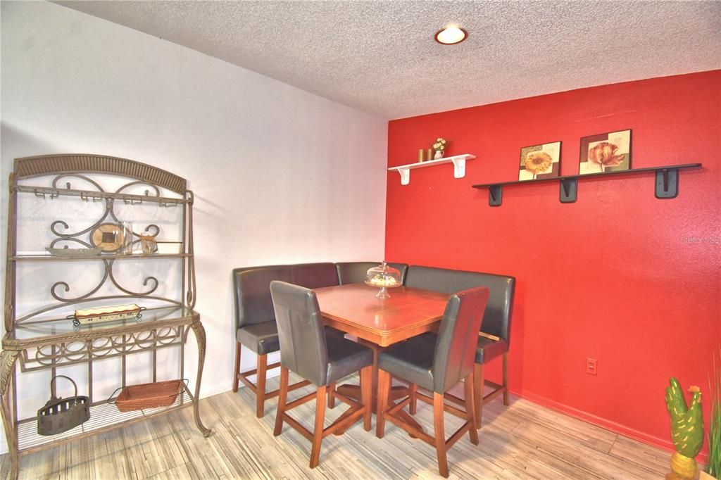 En Venta: $230,000 (2 camas, 2 baños, 1180 Pies cuadrados)