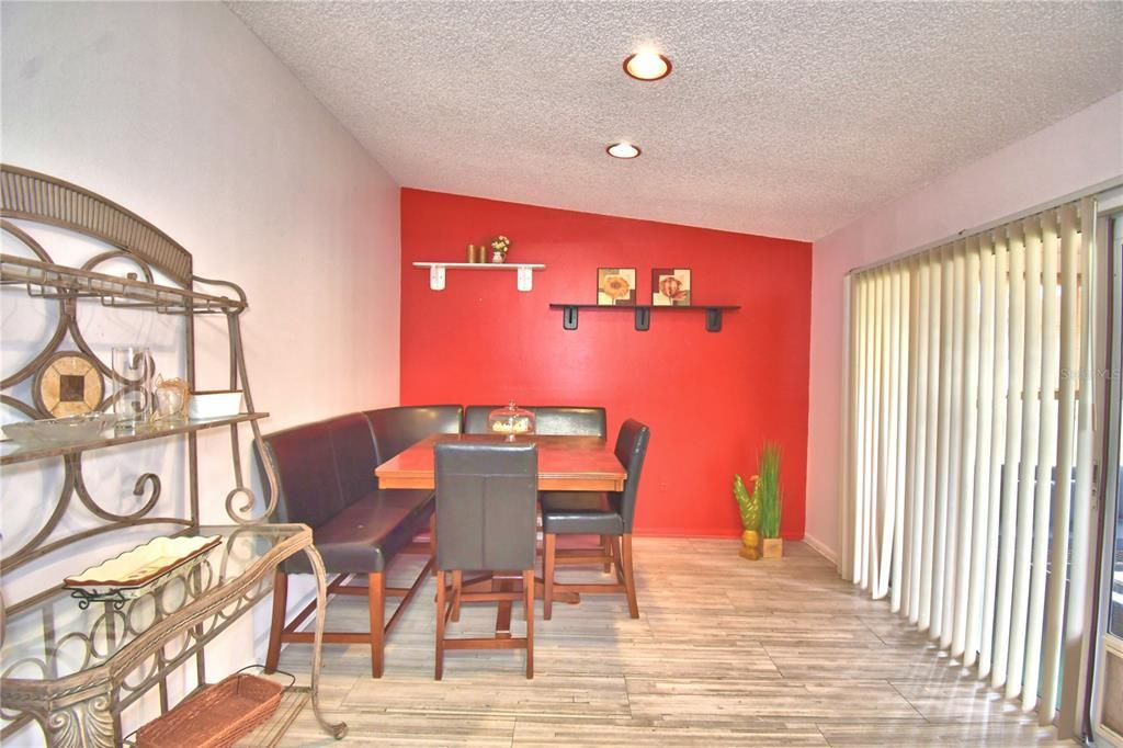 En Venta: $230,000 (2 camas, 2 baños, 1180 Pies cuadrados)