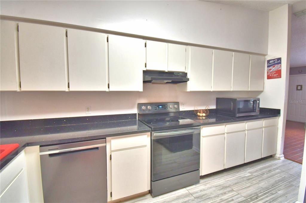 En Venta: $230,000 (2 camas, 2 baños, 1180 Pies cuadrados)