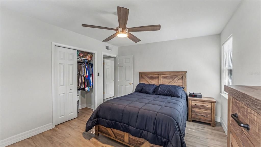 Active With Contract: $240,000 (4 beds, 2 baths, 1638 Square Feet)