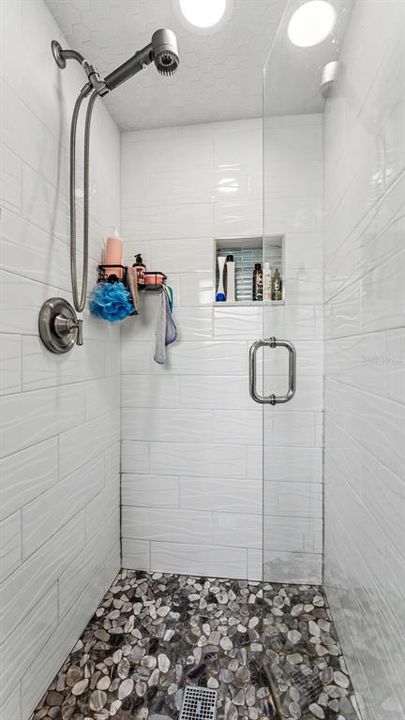 Active With Contract: $240,000 (4 beds, 2 baths, 1638 Square Feet)
