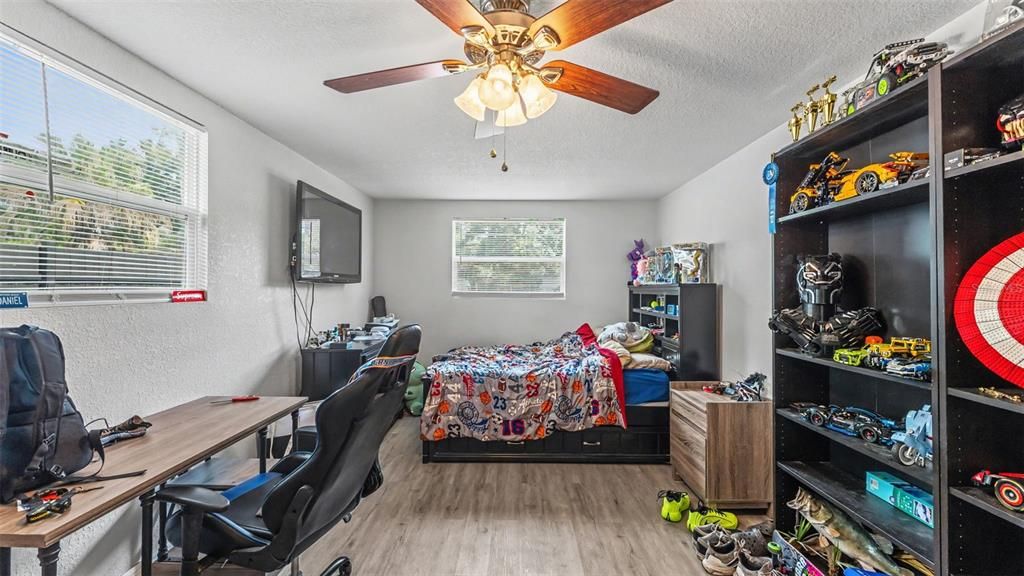 Active With Contract: $240,000 (4 beds, 2 baths, 1638 Square Feet)