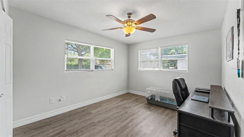 Active With Contract: $240,000 (4 beds, 2 baths, 1638 Square Feet)