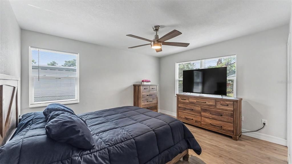 Active With Contract: $240,000 (4 beds, 2 baths, 1638 Square Feet)