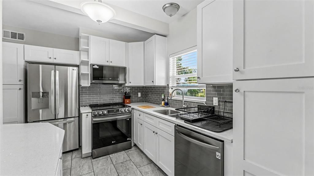 Active With Contract: $240,000 (4 beds, 2 baths, 1638 Square Feet)