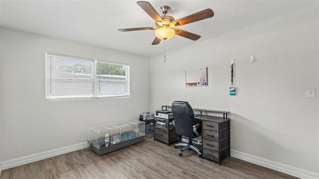 Active With Contract: $240,000 (4 beds, 2 baths, 1638 Square Feet)
