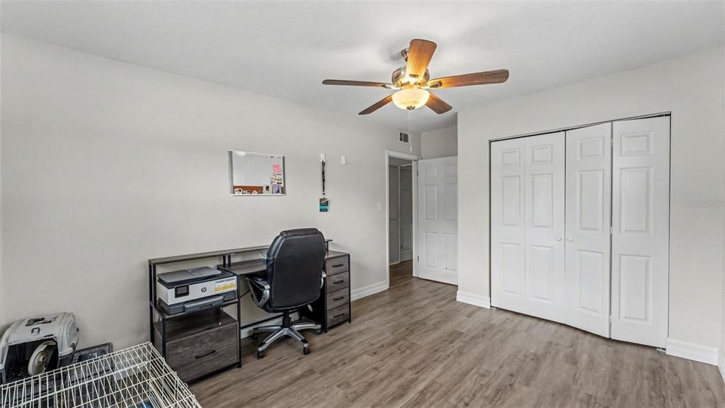 Active With Contract: $240,000 (4 beds, 2 baths, 1638 Square Feet)