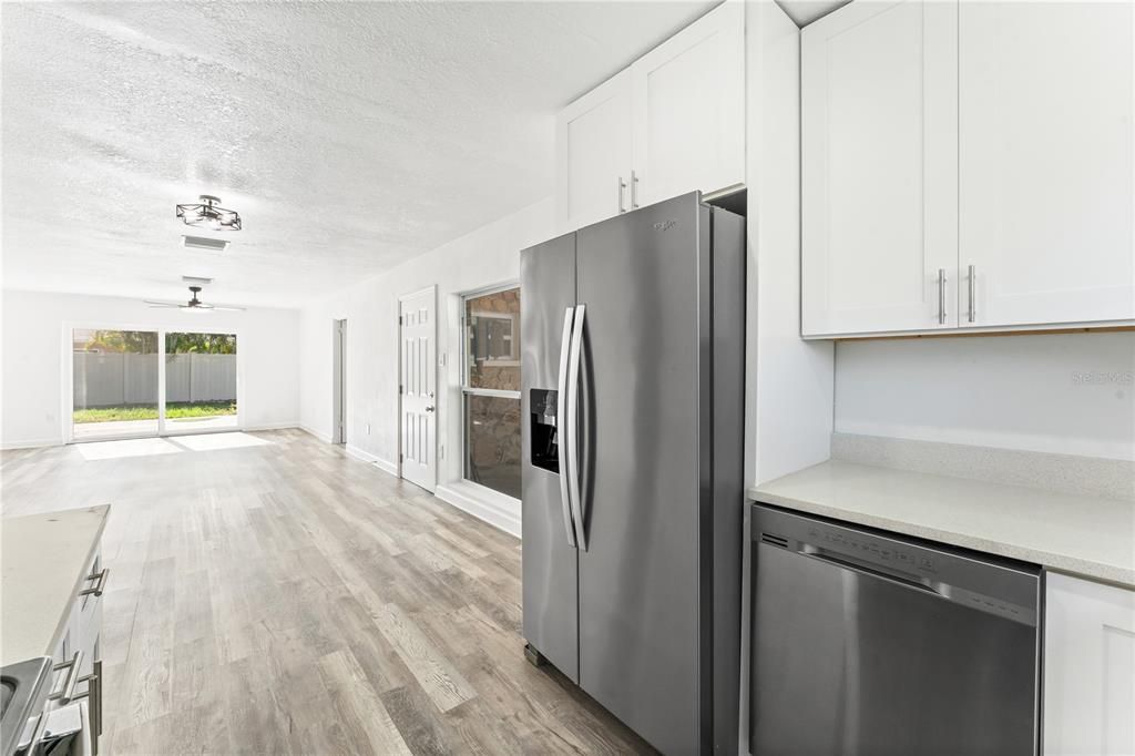 En Venta: $330,000 (3 camas, 2 baños, 1403 Pies cuadrados)