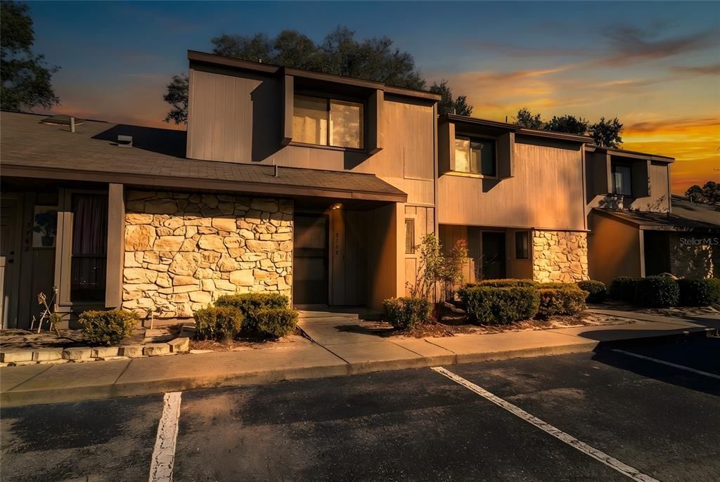 For Sale: $226,500 (2 beds, 1 baths, 1244 Square Feet)