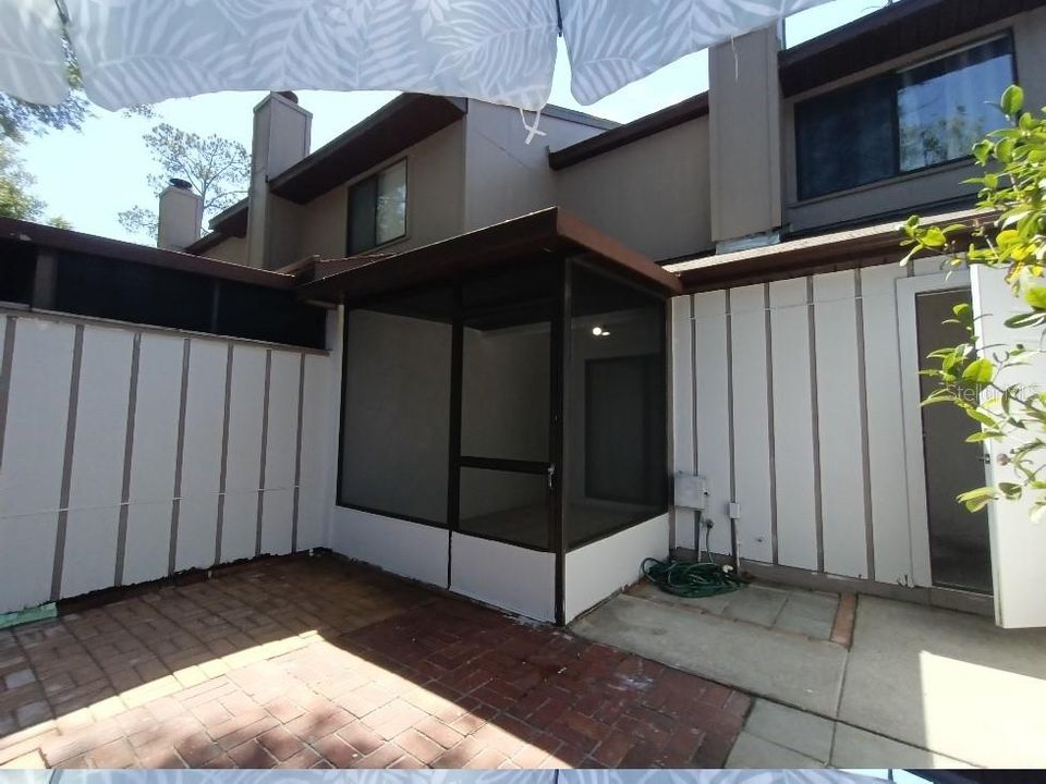 For Sale: $226,500 (2 beds, 1 baths, 1244 Square Feet)
