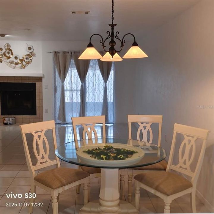 For Sale: $226,500 (2 beds, 1 baths, 1244 Square Feet)