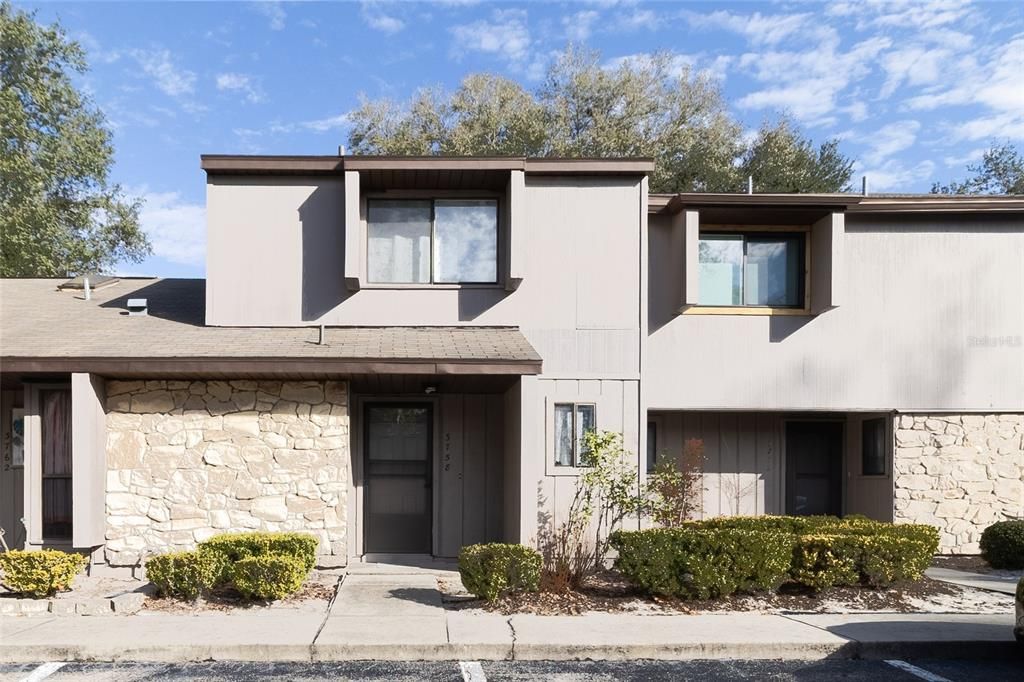 For Sale: $226,500 (2 beds, 1 baths, 1244 Square Feet)