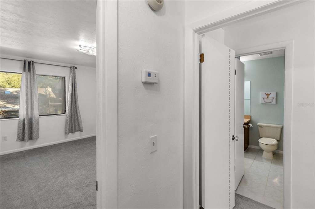 For Sale: $226,500 (2 beds, 1 baths, 1244 Square Feet)