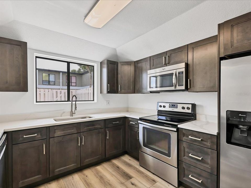En Venta: $195,000 (4 camas, 2 baños, 1630 Pies cuadrados)