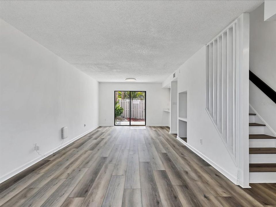 En Venta: $195,000 (4 camas, 2 baños, 1630 Pies cuadrados)