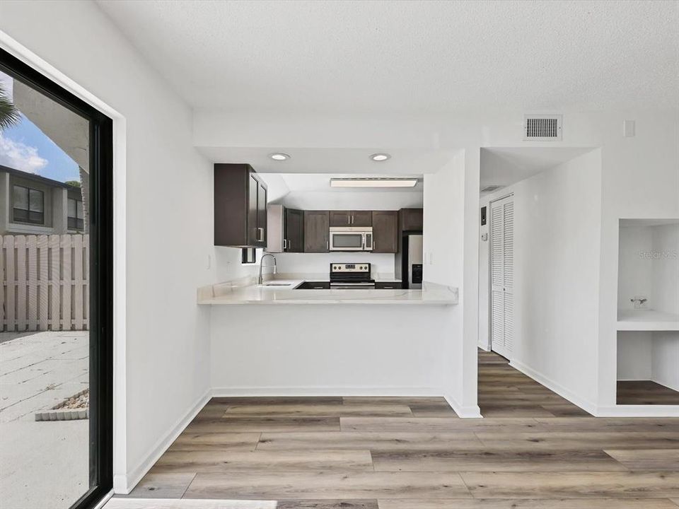 En Venta: $195,000 (4 camas, 2 baños, 1630 Pies cuadrados)