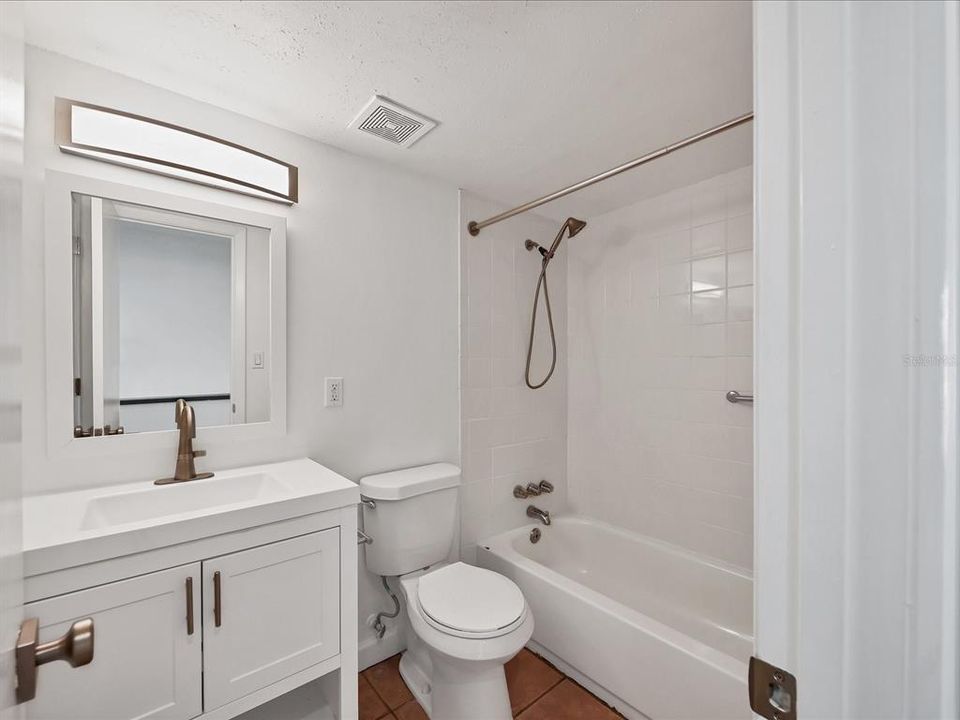 En Venta: $195,000 (4 camas, 2 baños, 1630 Pies cuadrados)