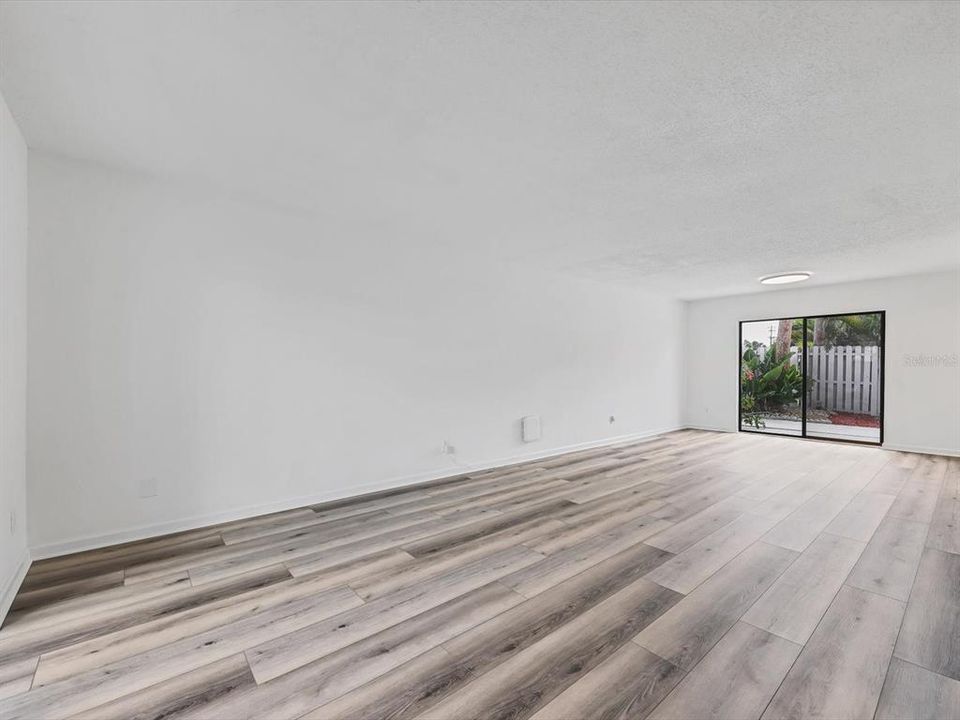 En Venta: $195,000 (4 camas, 2 baños, 1630 Pies cuadrados)