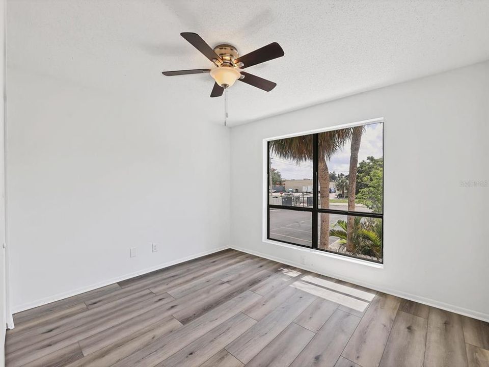 En Venta: $195,000 (4 camas, 2 baños, 1630 Pies cuadrados)