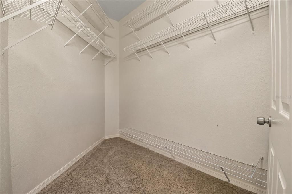 For Sale: $549,000 (4 beds, 2 baths, 2392 Square Feet)