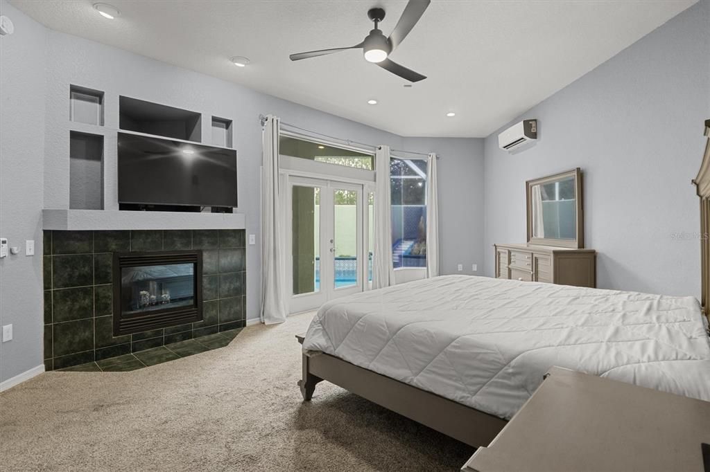 For Sale: $549,000 (4 beds, 2 baths, 2392 Square Feet)