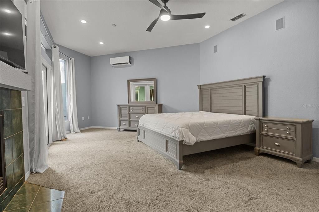 For Sale: $549,000 (4 beds, 2 baths, 2392 Square Feet)