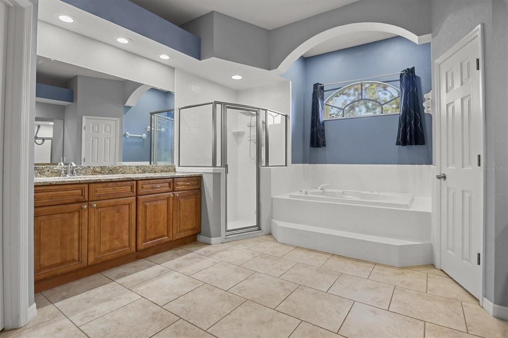 For Sale: $549,000 (4 beds, 2 baths, 2392 Square Feet)