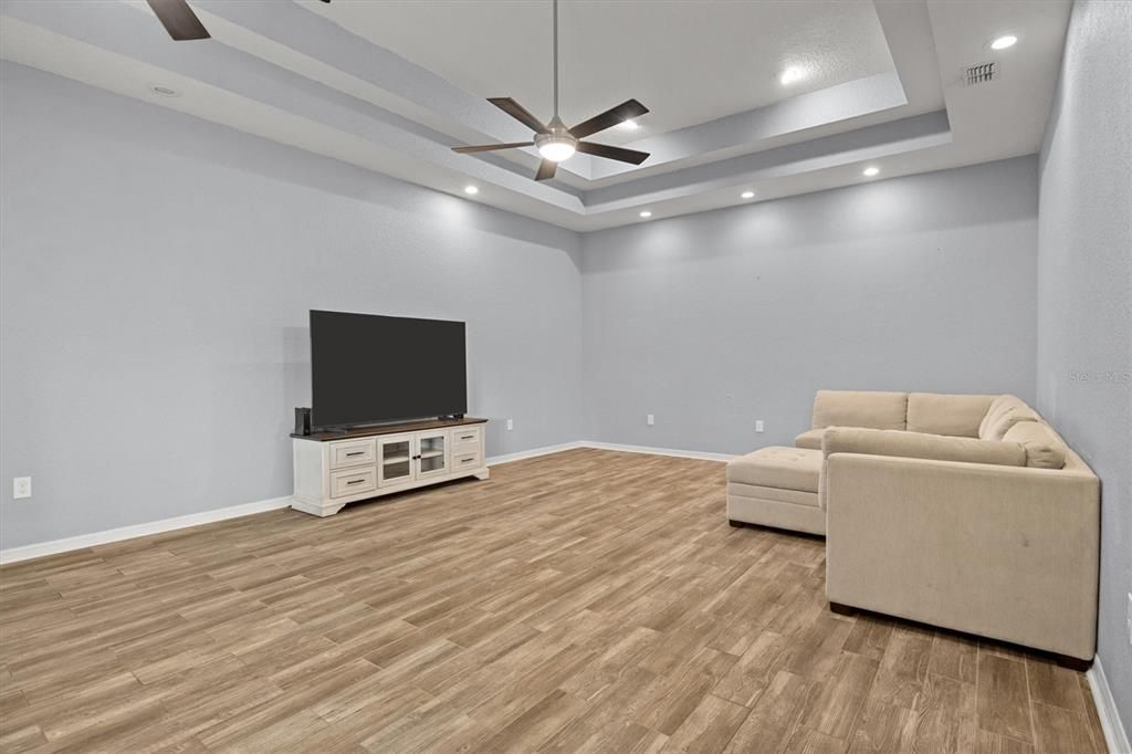 For Sale: $549,000 (4 beds, 2 baths, 2392 Square Feet)