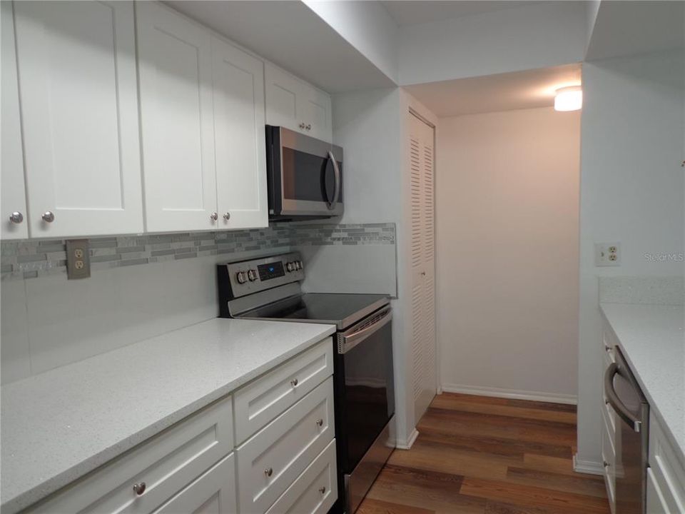 Под контрактом: $184,999 (2 спален, 2 ванн, 1032 Квадратных фут)