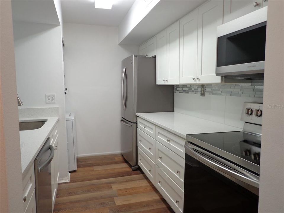 Под контрактом: $184,999 (2 спален, 2 ванн, 1032 Квадратных фут)