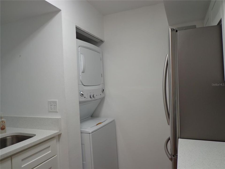 Под контрактом: $184,999 (2 спален, 2 ванн, 1032 Квадратных фут)