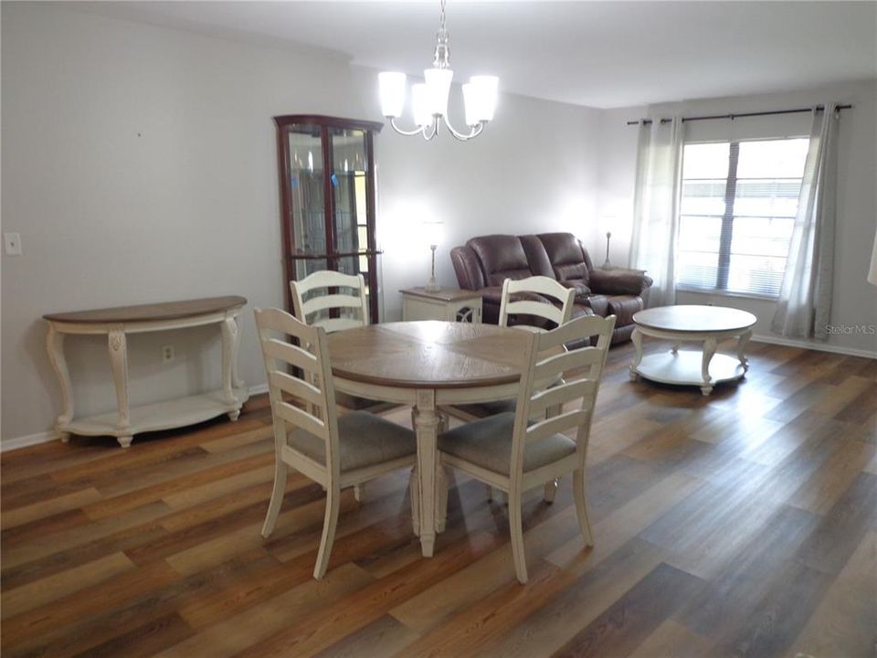 Под контрактом: $184,999 (2 спален, 2 ванн, 1032 Квадратных фут)