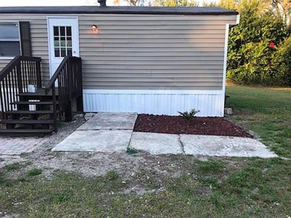 For Sale: $168,500 (2 beds, 2 baths, 840 Square Feet)