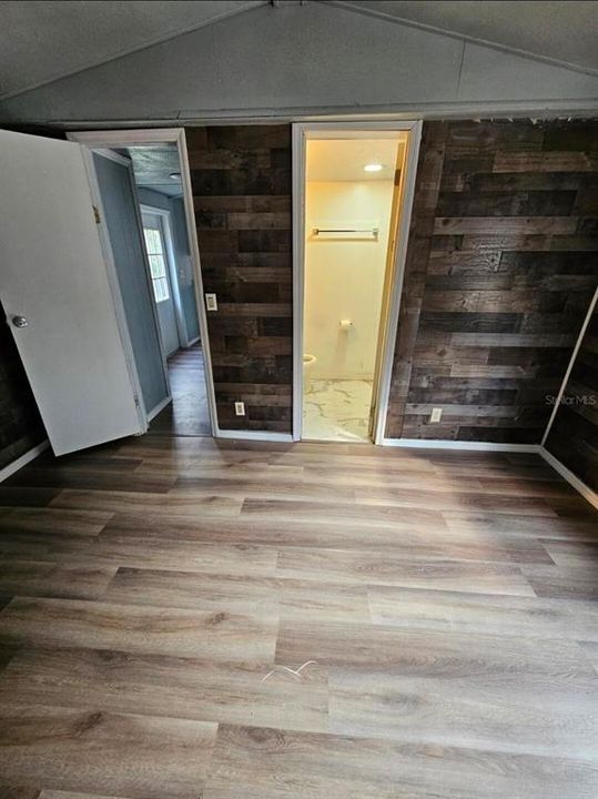 For Sale: $168,500 (2 beds, 2 baths, 840 Square Feet)